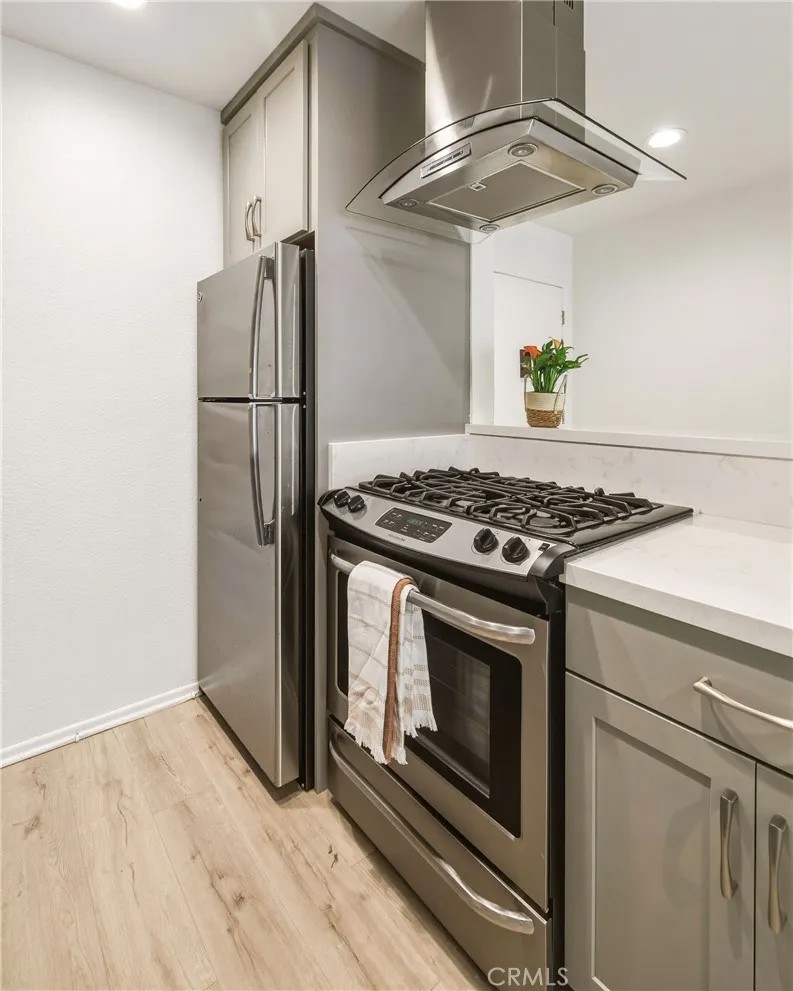 2411 Prospect Avenue 122