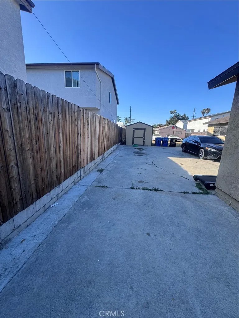 527 W 93rd