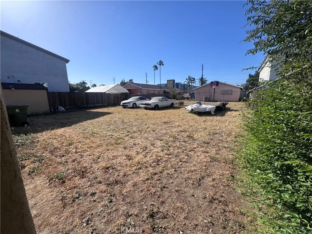 527 W 93rd