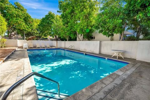 Tiny photo for 18601 Collins Street #D17, Tarzana, CA 91356 (MLS # SR25243162)