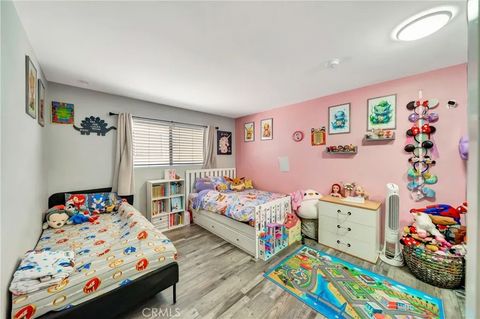Tiny photo for 18601 Collins Street #D17, Tarzana, CA 91356 (MLS # SR25243162)