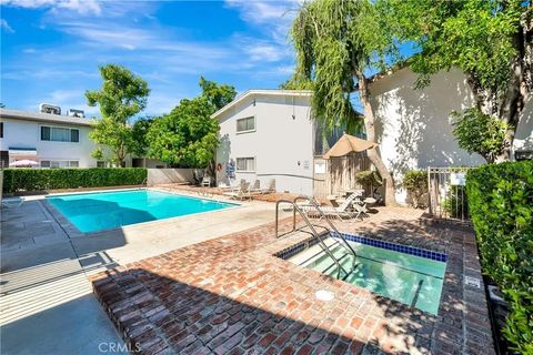 Tiny photo for 18601 Collins Street #D17, Tarzana, CA 91356 (MLS # SR25243162)