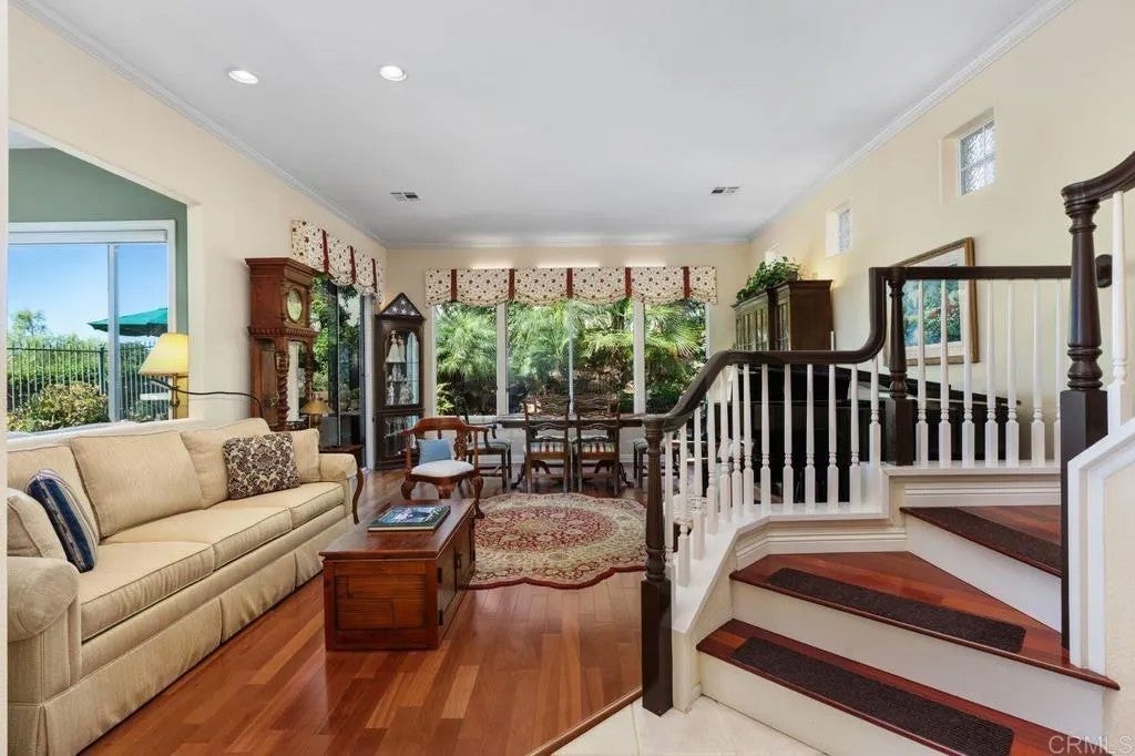 1689 Robin Place