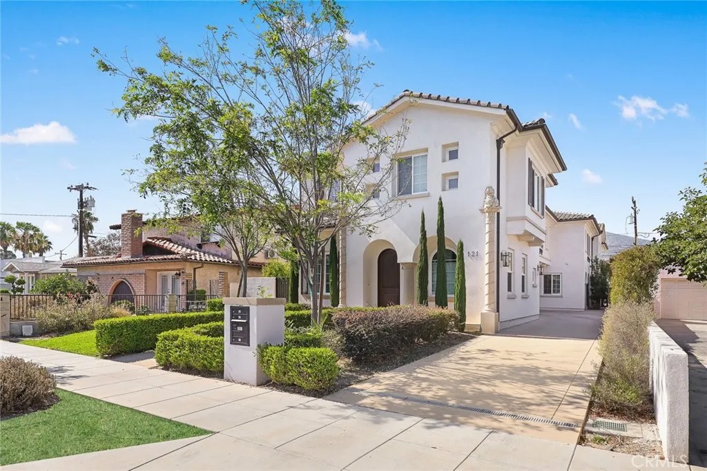 121 Bonita Street B