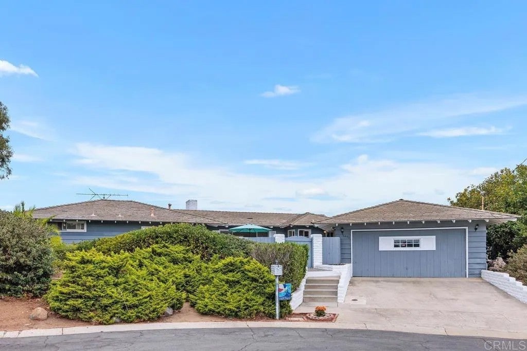 3450 Camden Circle