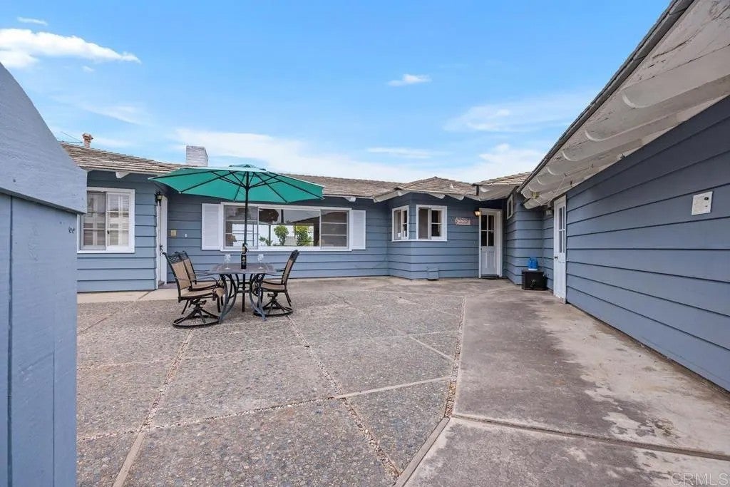 3450 Camden Circle