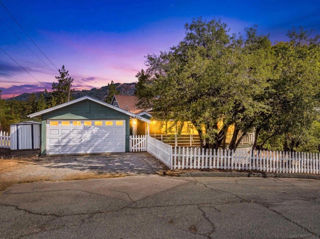 Photo of 2503 Bonita Vista Dr, Julian, CA 92036 (MLS # 260022594)