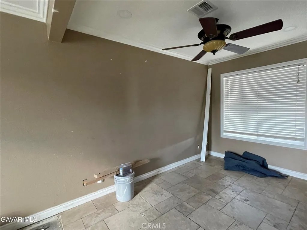 309 E Avenue J13