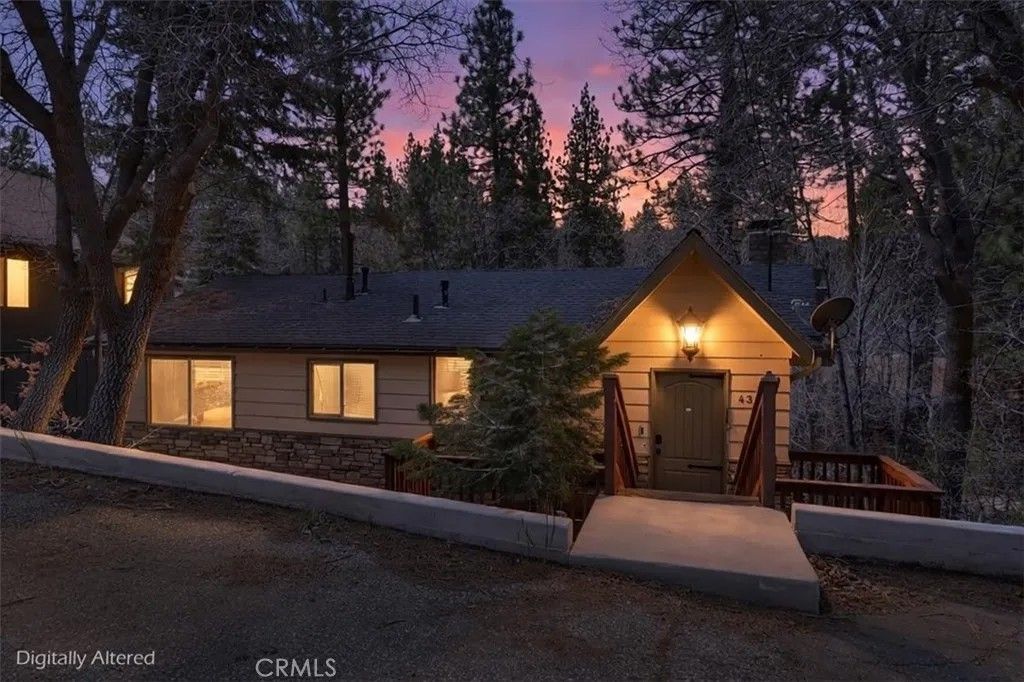 Photo of 43335 Bow Canyon, Big Bear Lake, CA 92315 (MLS # IG26073306)
