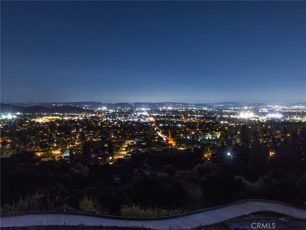 Photo of 1000 N Grand AVE, Glendora, CA 91741 (MLS # CV26065480)