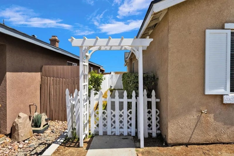 13523 Merry Oaks