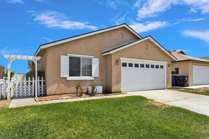 13523 Merry Oaks