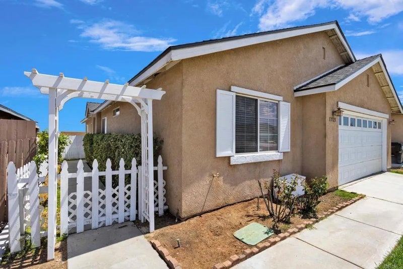 13523 Merry Oaks