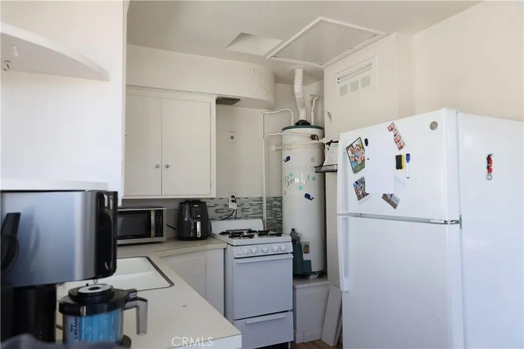 Photo of 612 W Balboa Boulevard, Newport Beach, CA 92661 (MLS # IG26084072)