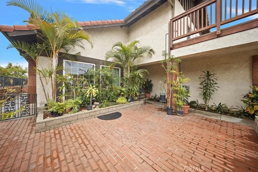 1601 Loma Road