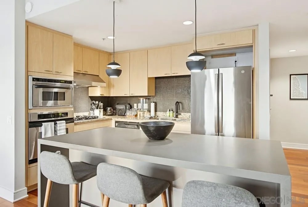 645 Front Street 1705