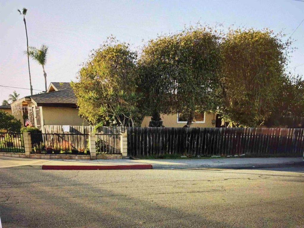 Photo of 1380 Fern Avenue, Imperial Beach, CA 91932 (MLS # PTP2601966)