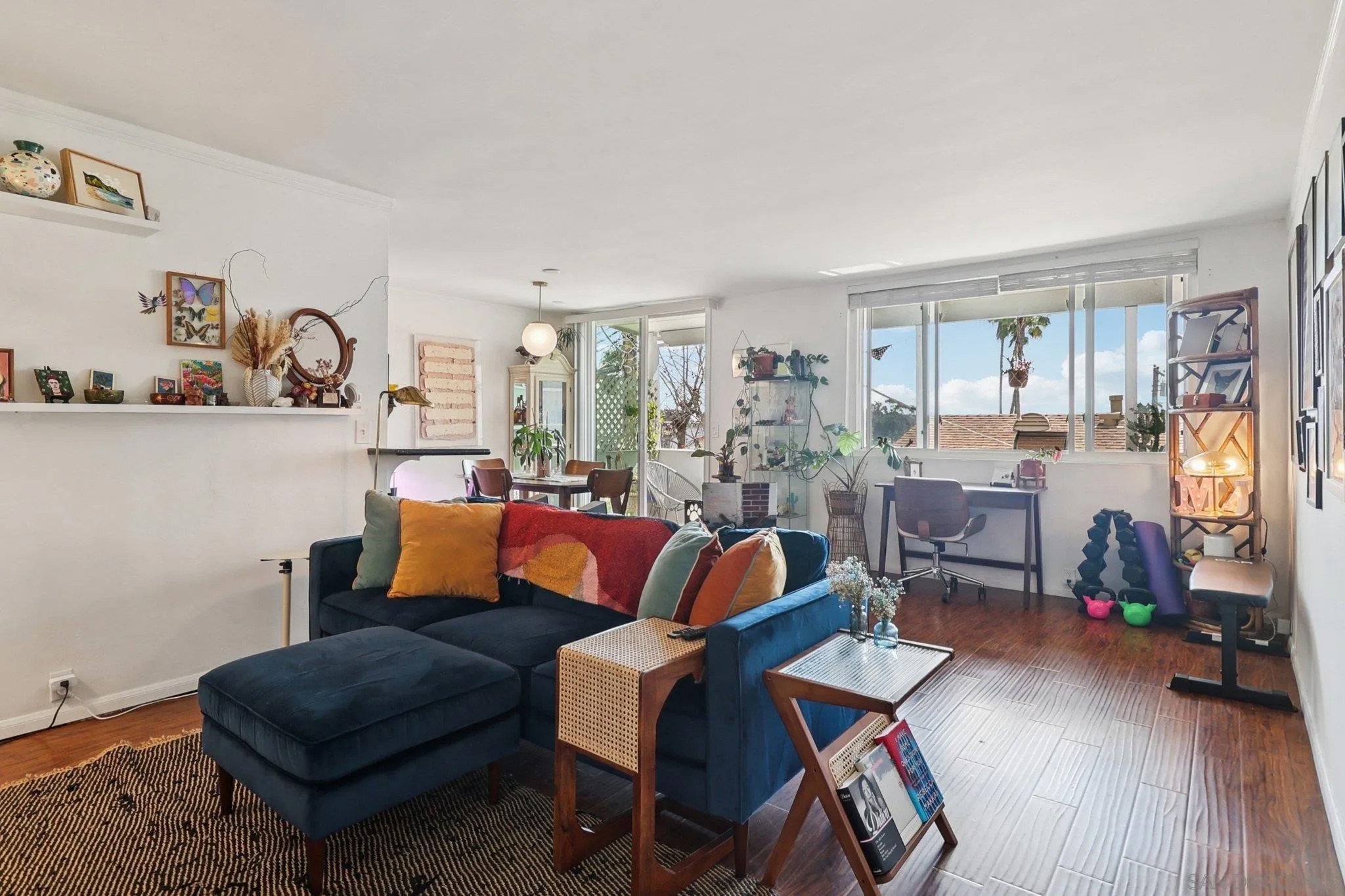 1907 Robinson Ave 105