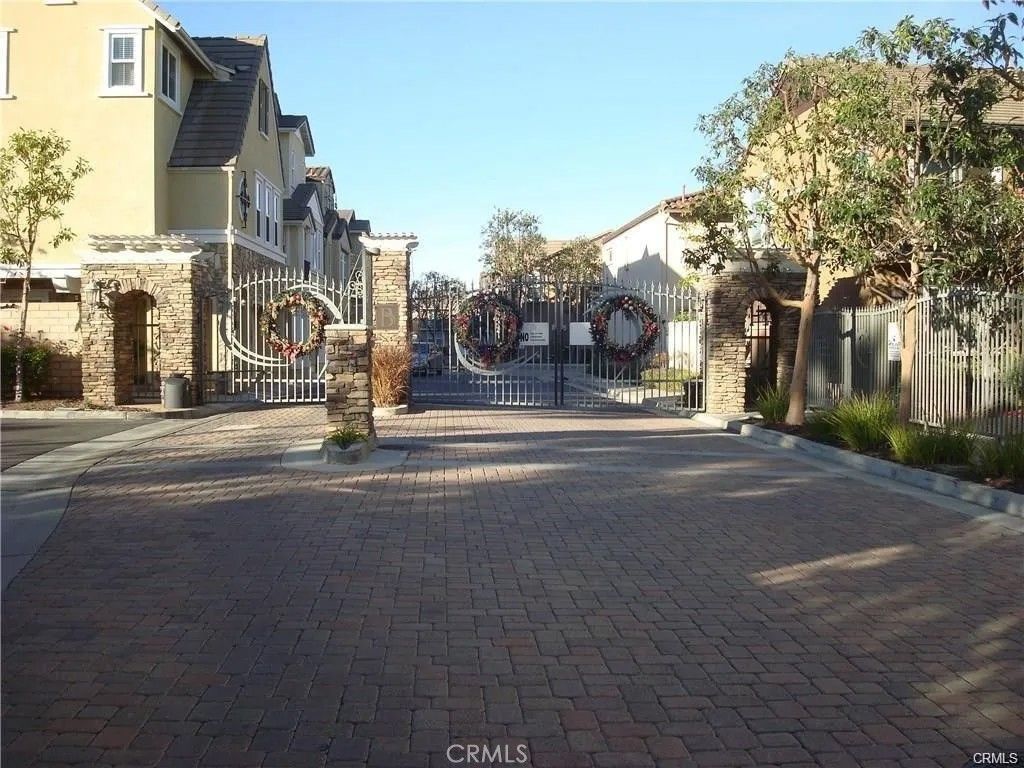 Photo of 2889 Plaza Del Amo #507, Torrance, CA 90503 (MLS # SB26043346)