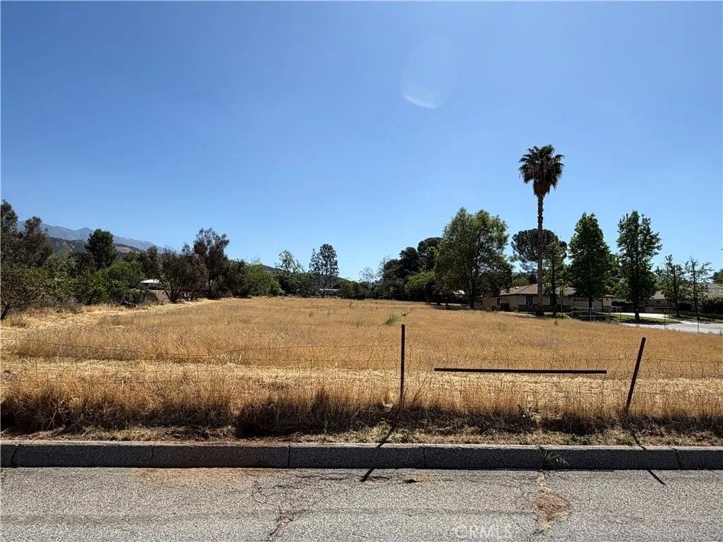 Photo of 35392 Mountain View, Yucaipa, CA 92399 (MLS # DW26079445)