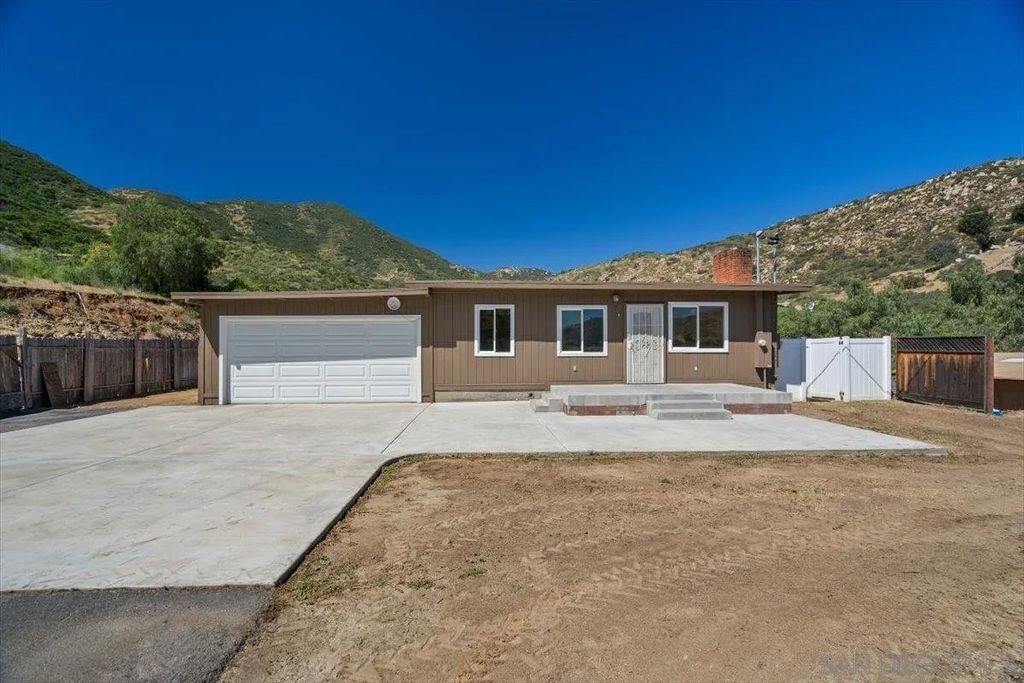 Photo of 14719 Quail Haven Ln, El Cajon, CA 92019 (MLS # 260007967)