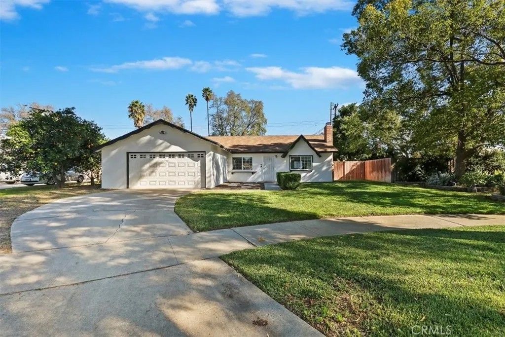 Photo of 4315 Shelby Dr, Riverside, CA 92504 (MLS # IG26008514)