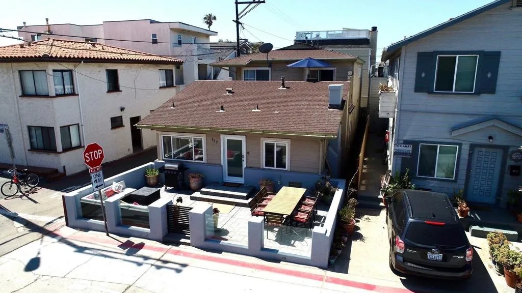 3492 Bayside Lane