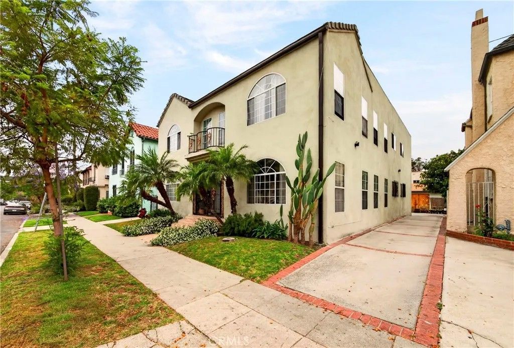 Photo of 357 N Ogden Dr, Los Angeles, CA 90036 (MLS # PW26089177)