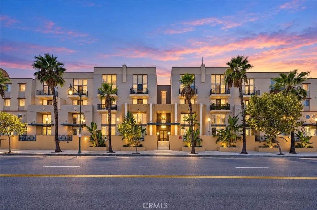 360 W Avenue 26 446
