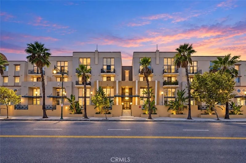 360 W Avenue 26 446