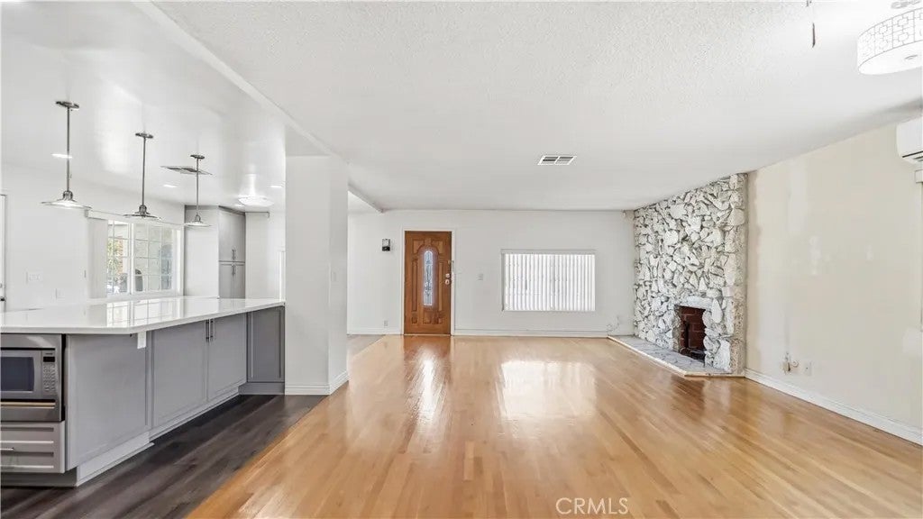 933 Montecito Drive