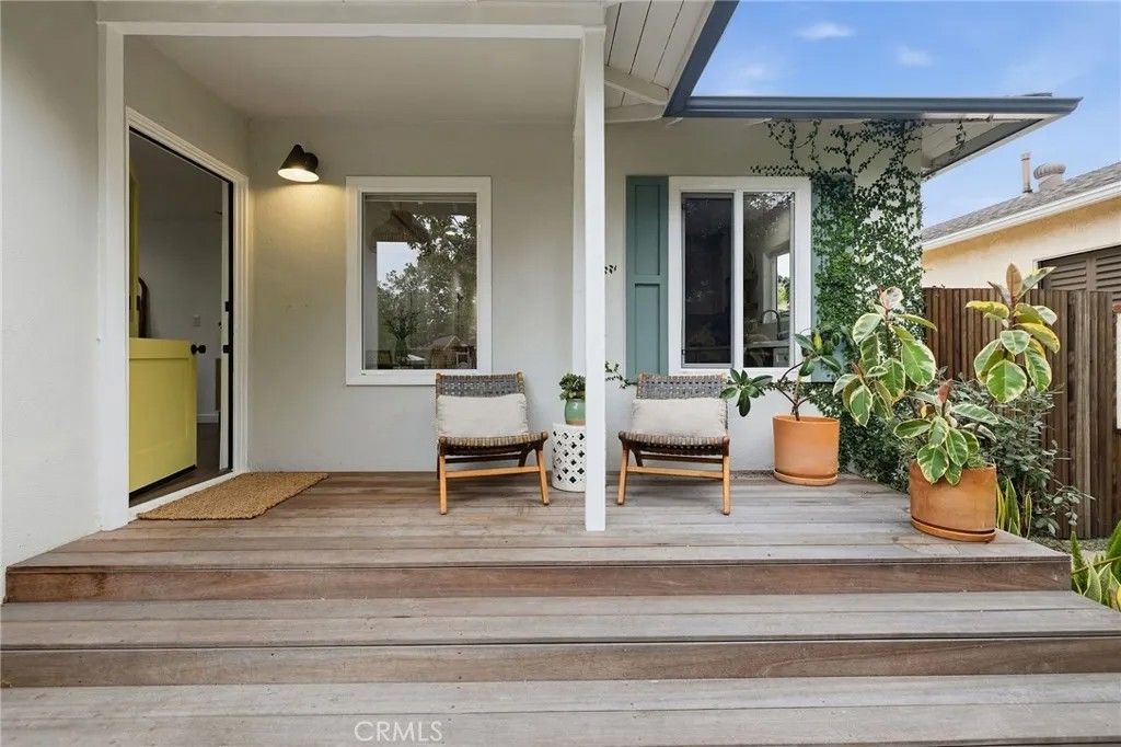 Photo of 1023 Acacia Ave, Torrance, CA 90501 (MLS # SB26021255)