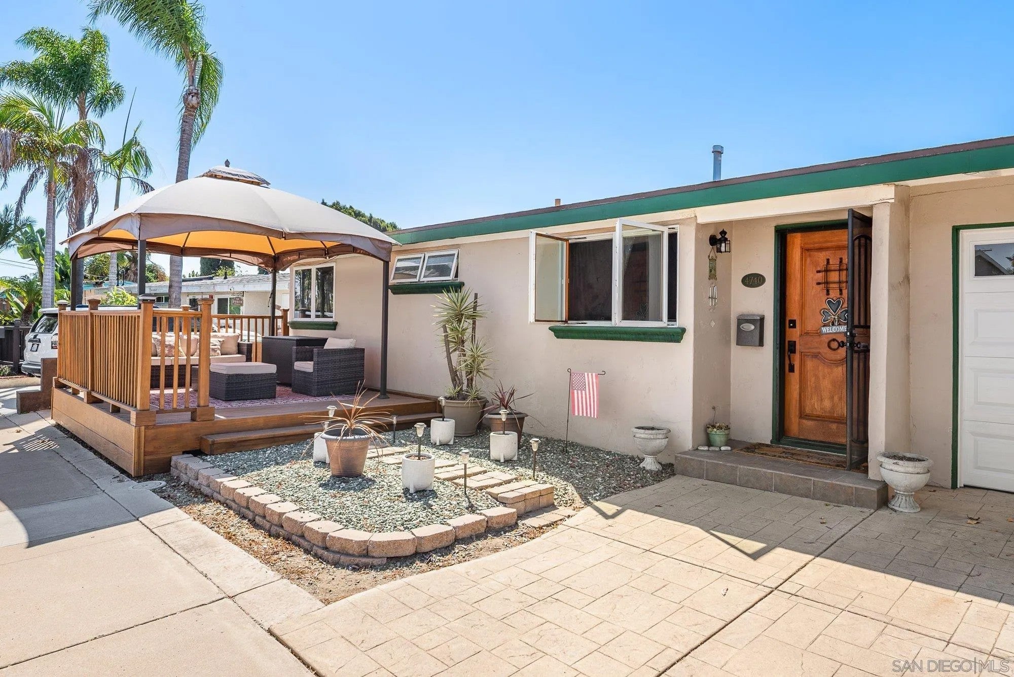 4740 Shoshoni Ave.