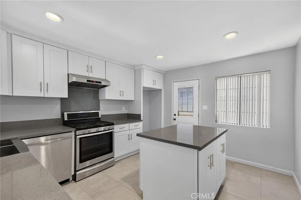 21213 Budlong