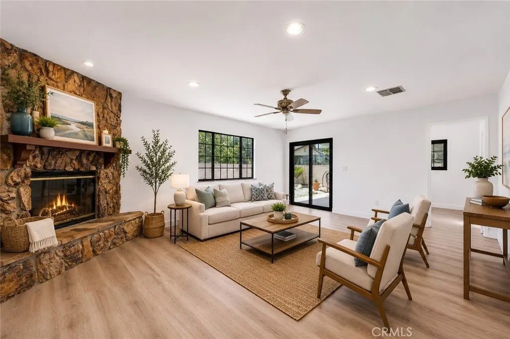 21213 Budlong