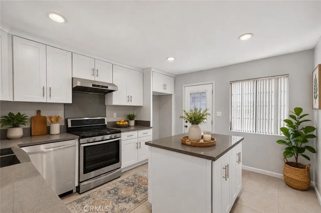 21213 Budlong