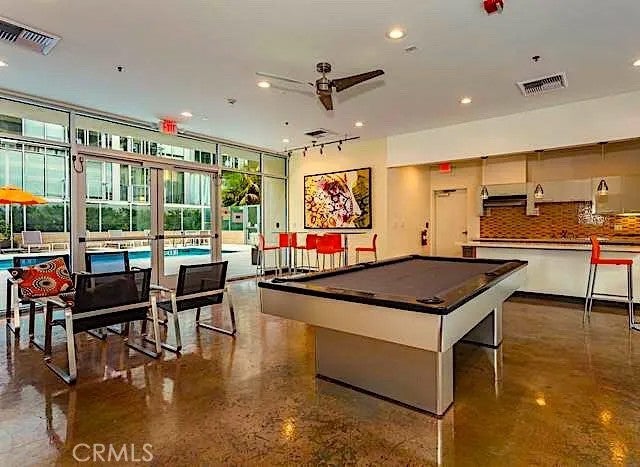 645 W 9th Street 436