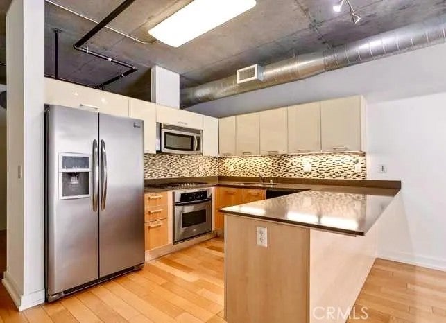 645 W 9th Street 436