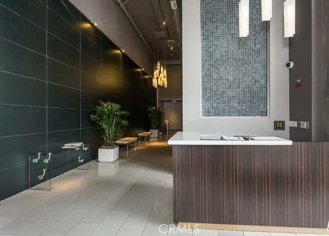 645 W 9th Street 436