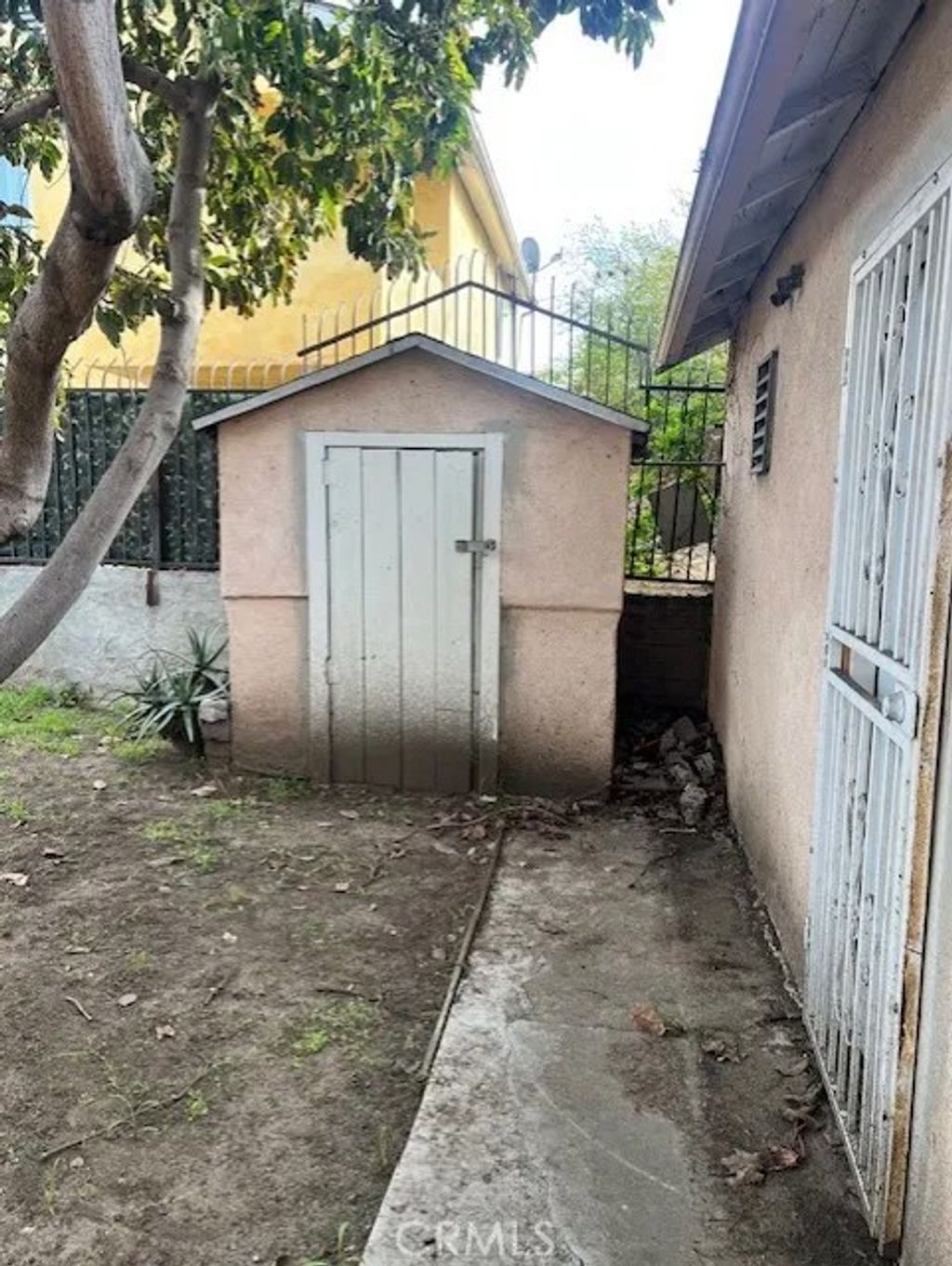 Photo of 920 S Osage Ave, Inglewood, CA 90301 (MLS # DW26030930)