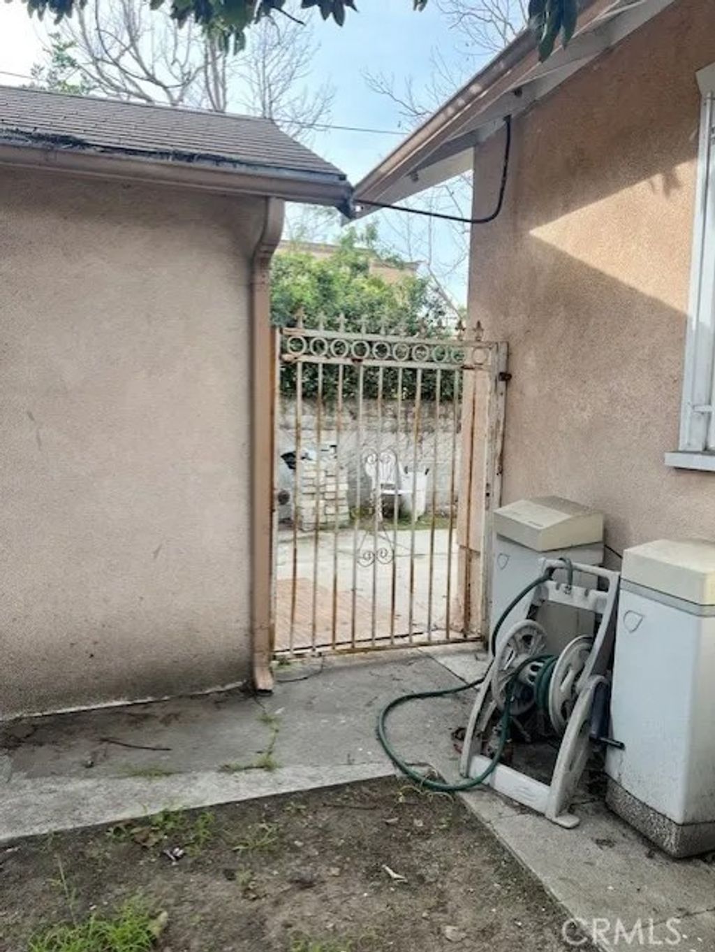 Photo of 920 S Osage Ave, Inglewood, CA 90301 (MLS # DW26030930)