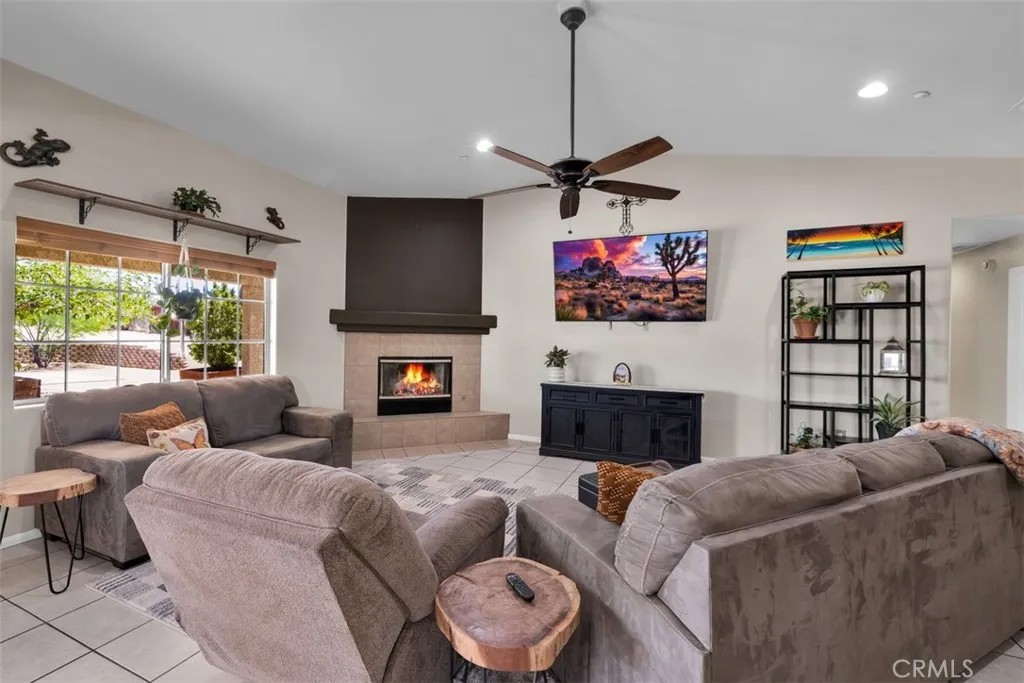 7469 Warren Vista