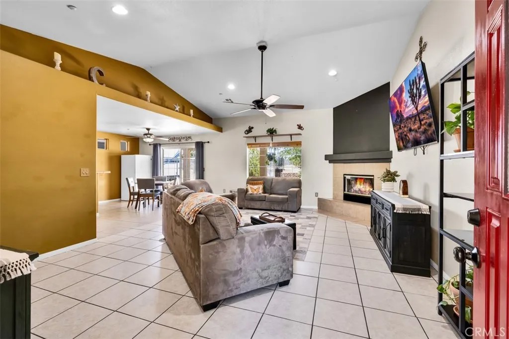 7469 Warren Vista