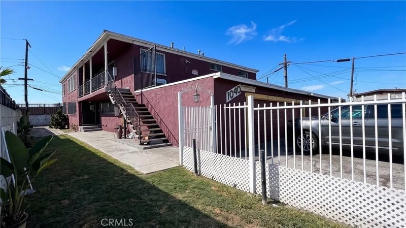 1040 W Reeve
