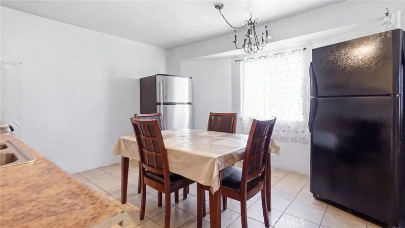 1374 E Vernon