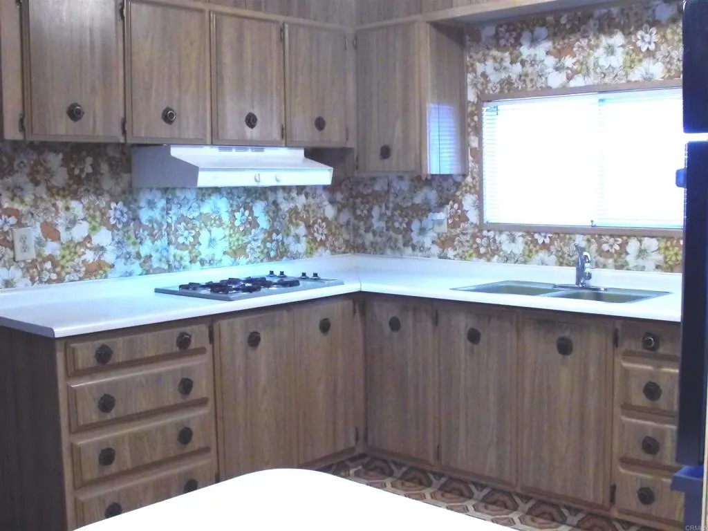 2300 E Valley 2