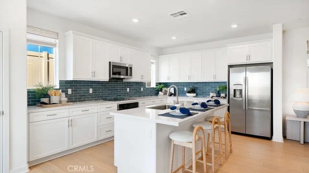 Photo of 1722 Eagle Road, Rialto, CA 92376 (MLS # SW25271804)