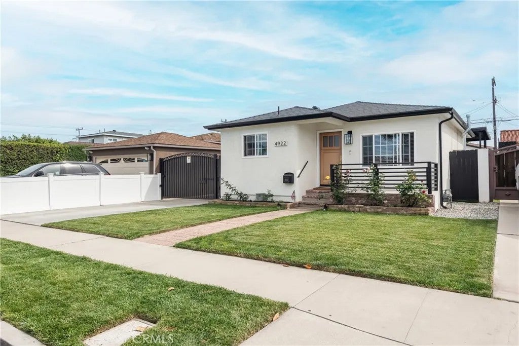 Photo of 4922 W 137th Street, Hawthorne, CA 90250 (MLS # SB26182384)