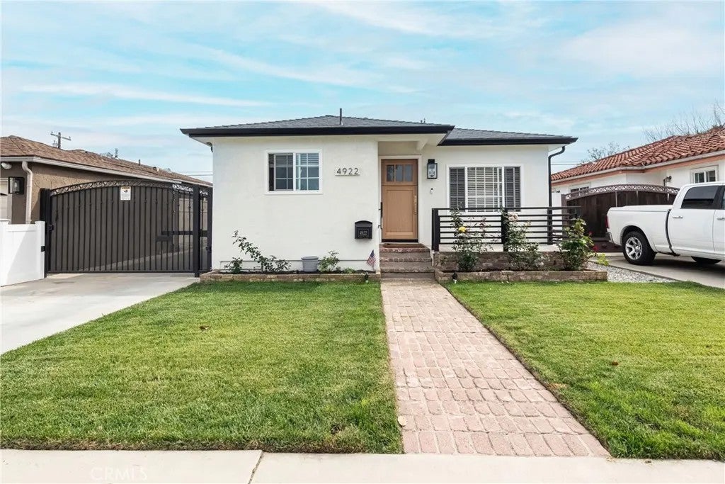 Photo of 4922 W 137th Street, Hawthorne, CA 90250 (MLS # SB26182384)