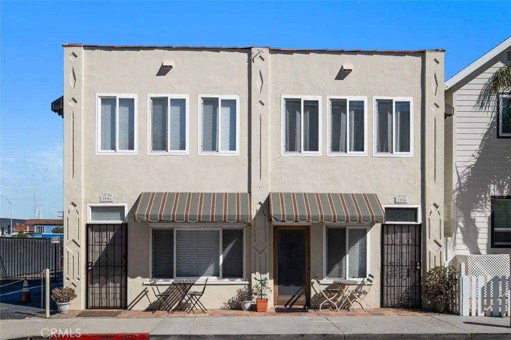 Photo of 2006 Court Street, Newport Beach, CA 92663 (MLS # OC25246738)